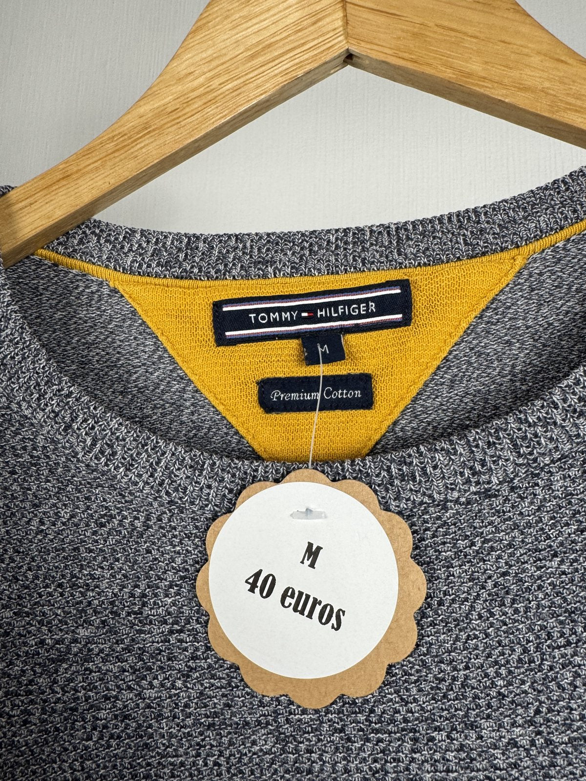 Pull Tommy Hilfiger gris et moutarde