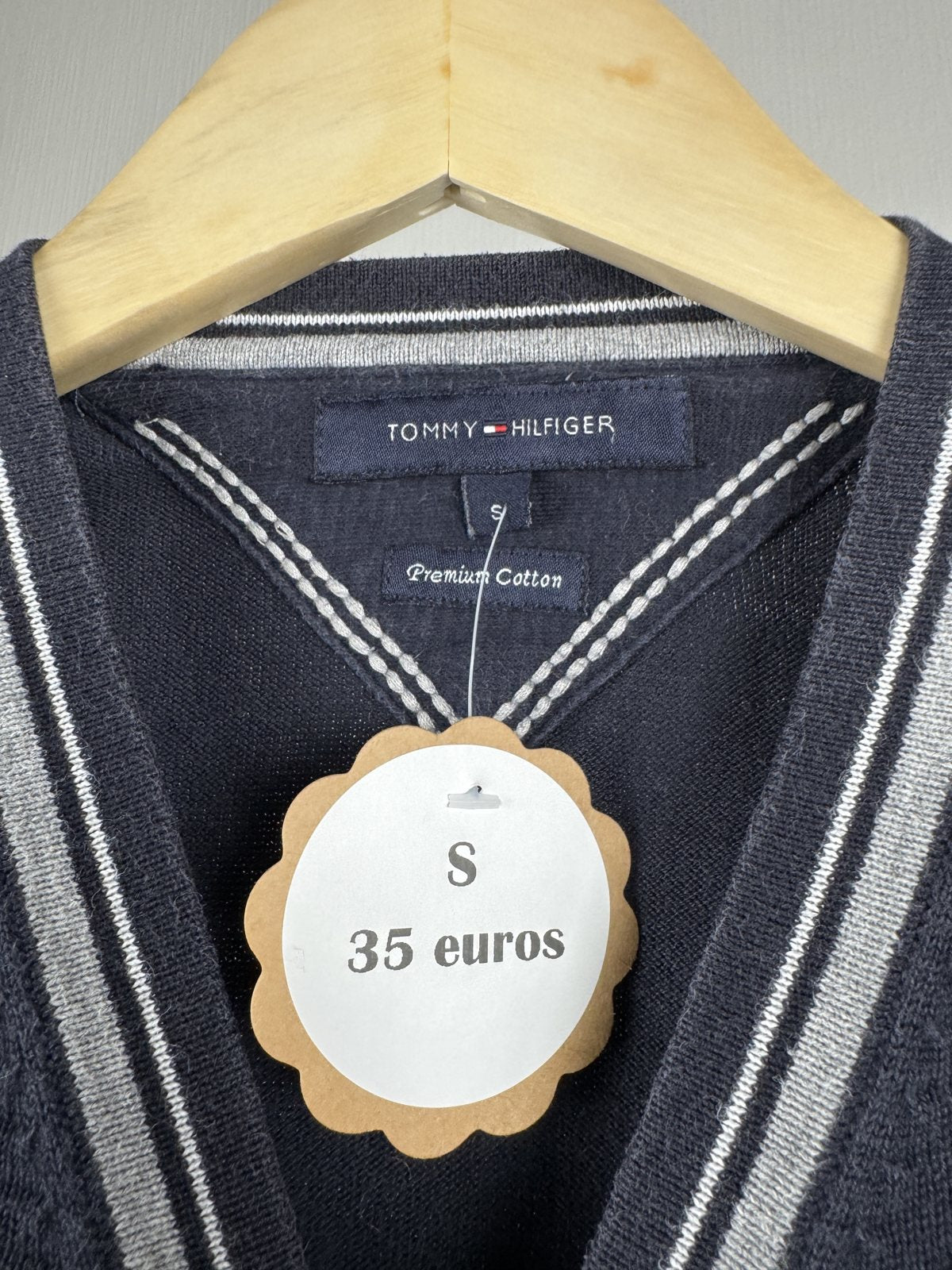 Pull col V Tommy Hilfiger marine liseré