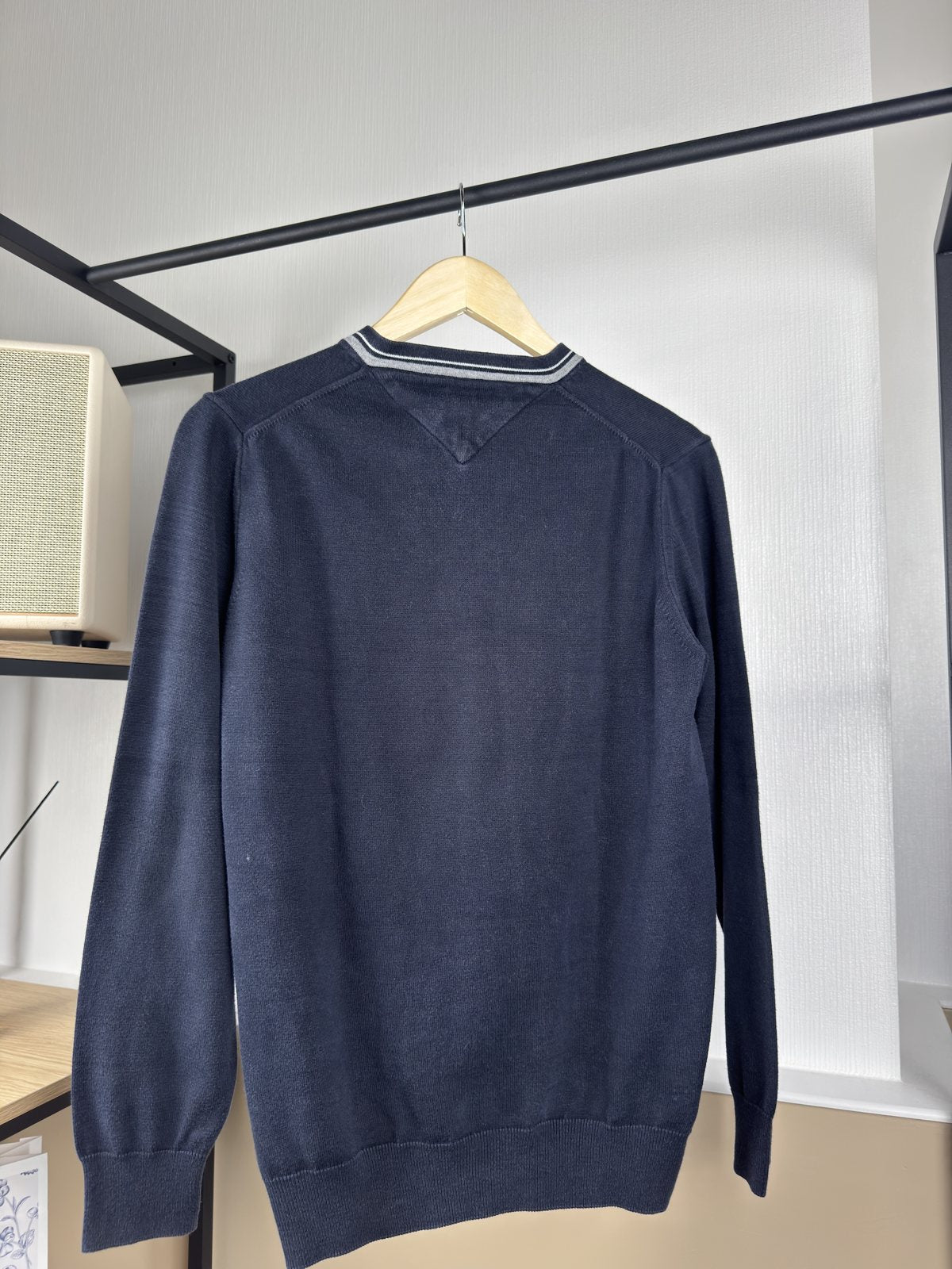Pull col V Tommy Hilfiger marine liseré