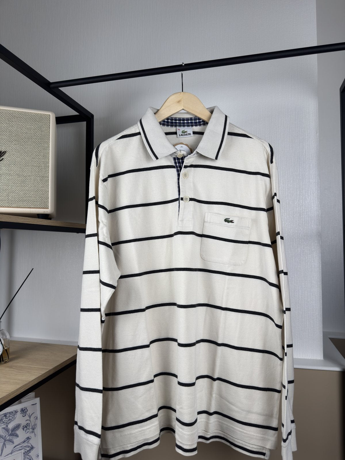 Polo manches longues Lacoste rayé écru et marine